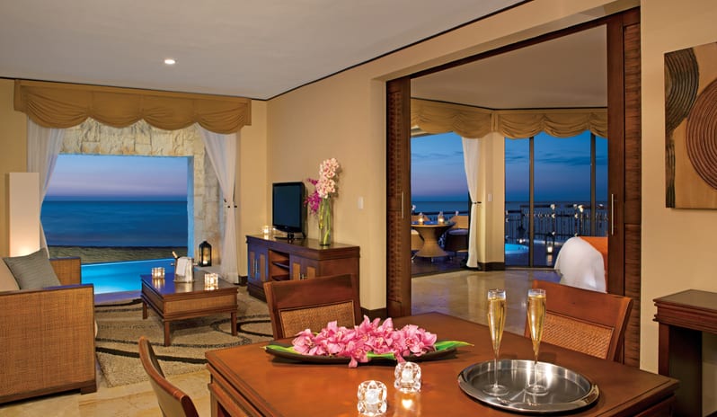 Dreams Riviera Cancun Resort & Spa-Preferred-Club-Ocean-Front-Governor-Suite-3_4415